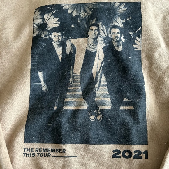 Jonas Brothers Concert Tour Sweatshirt Size Large! - Picture 6 of 6
